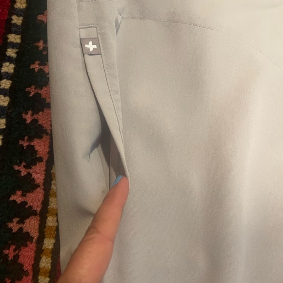 Figs scrub set tan stone color with neon yellow tie Womens size Medium - Picture 2 of 10